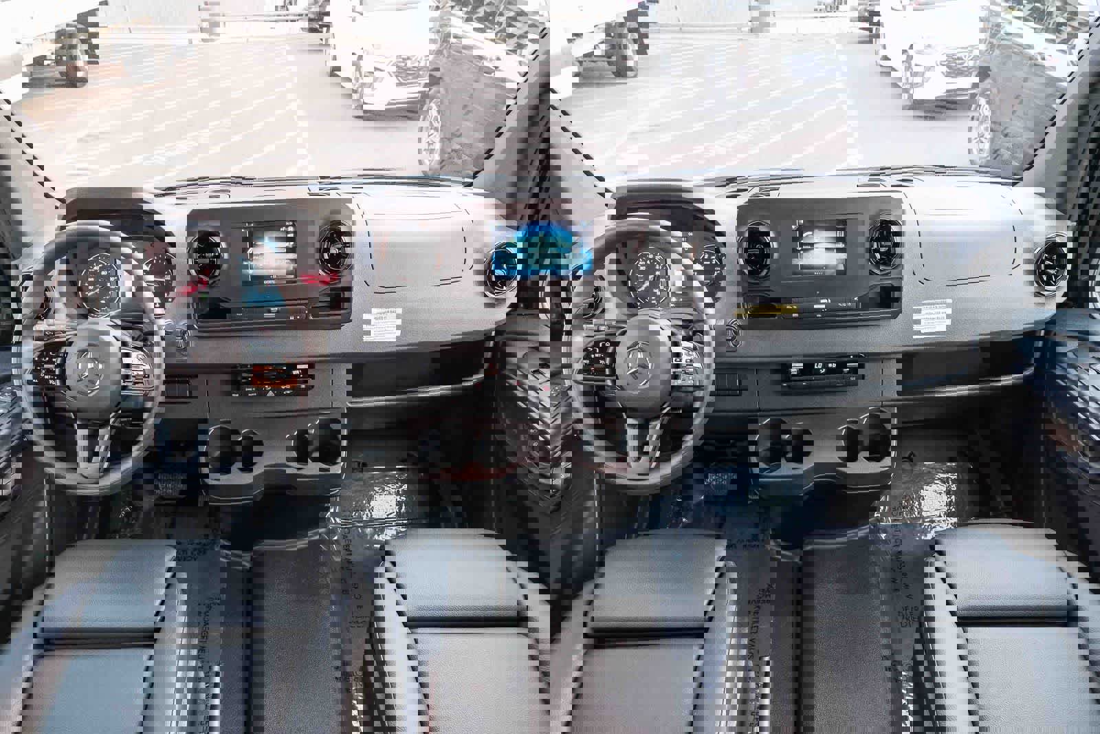 Used 2024 Mercedes-Benz Sprinter 2500 image 14