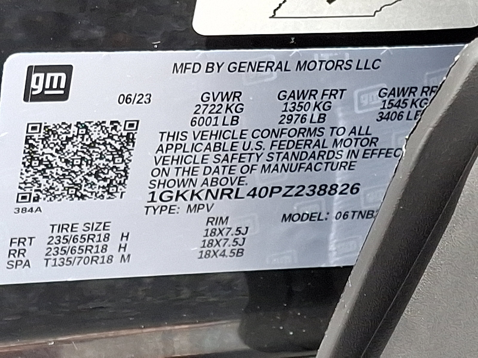 Used 2023 GMC Acadia SLE w/ Driver Convenience Package image 27