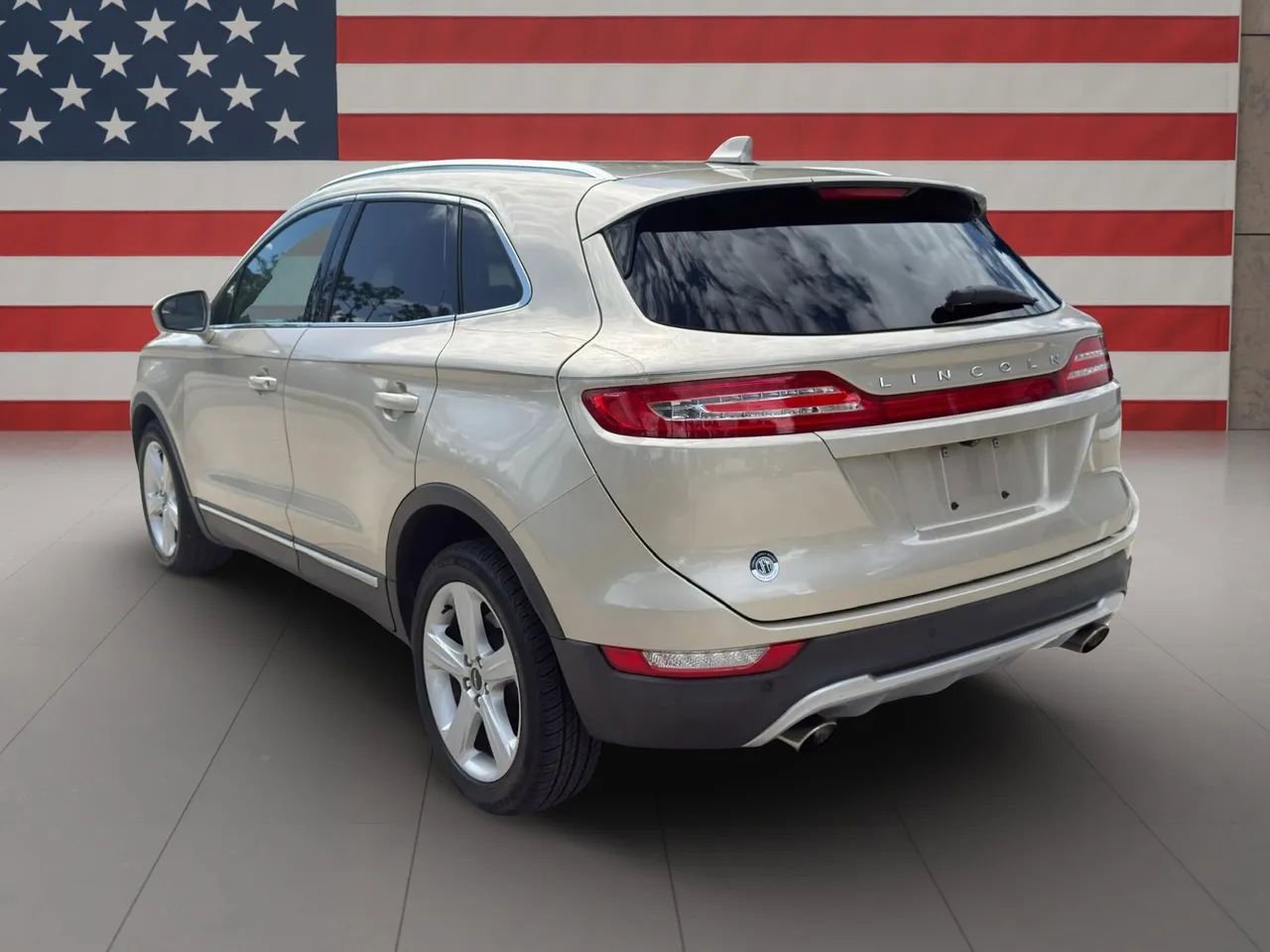 Used 2017 Lincoln MKC Premiere image 7