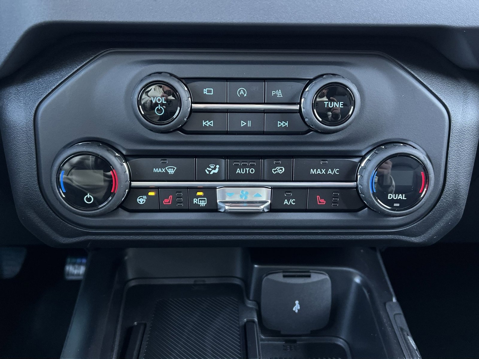 New 2025 Ford Bronco Outer Banks image 21