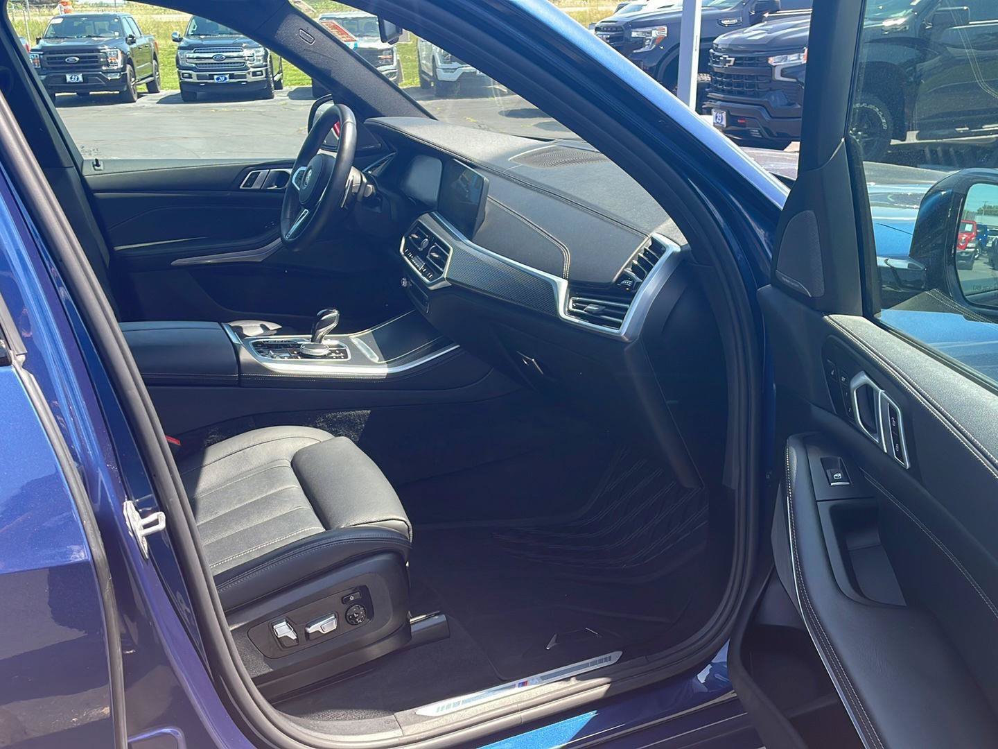 Used 2022 BMW X5 xDrive45e w/ M Sport Package AWD/4WD image 29