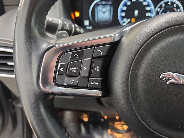 Used 2017 Jaguar F-PACE R-Sport image 13