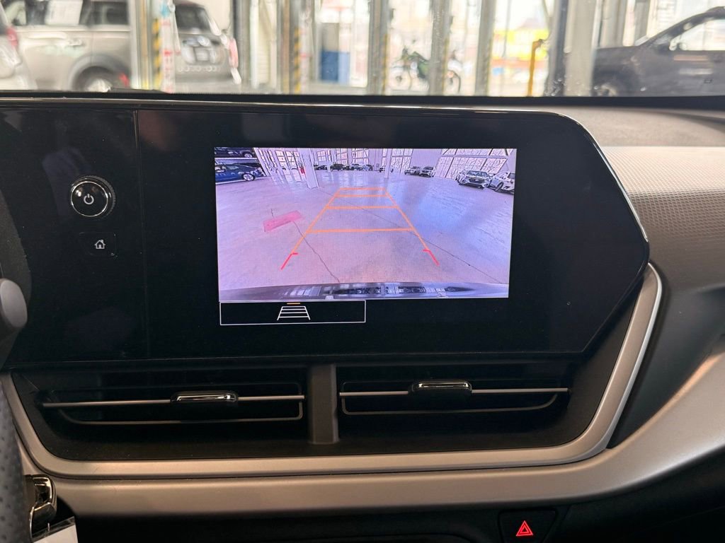 Used 2024 Chevrolet Trax RS w/ Sunroof Package image 15