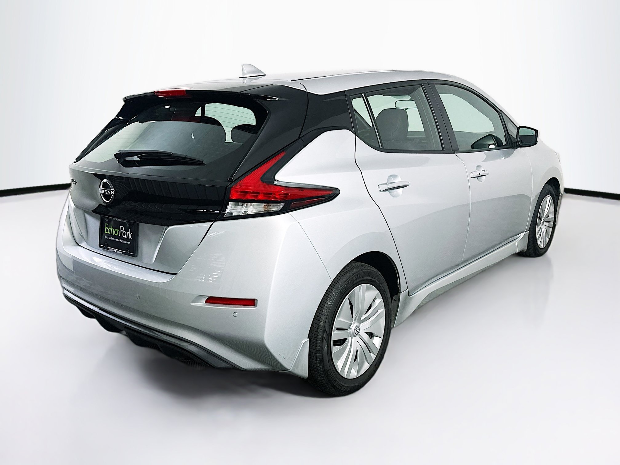 Used 2024 Nissan Leaf S FWD image 9