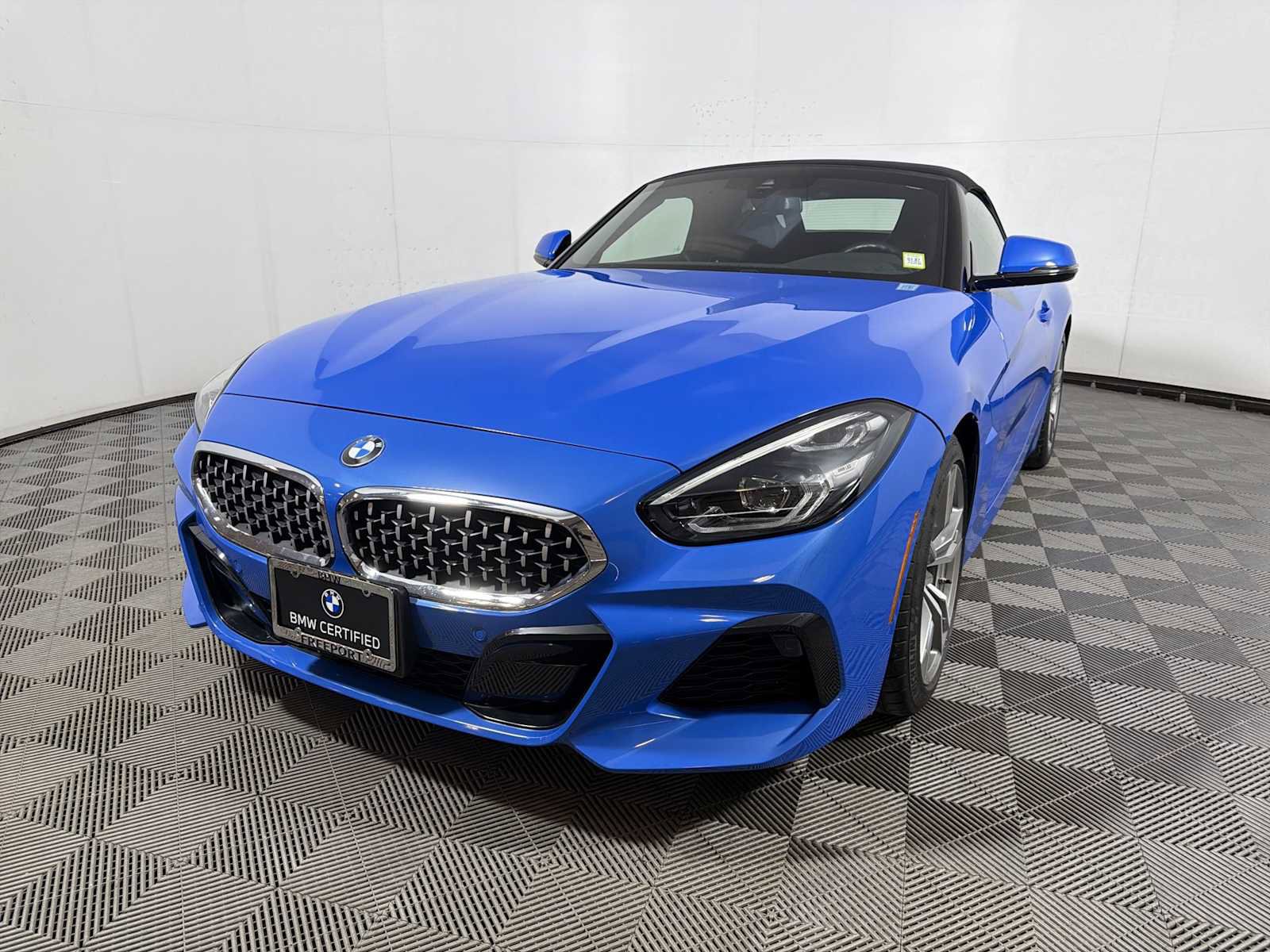 Certified 2022 BMW Z4 sDrive30i w/ M Sport Package image 3