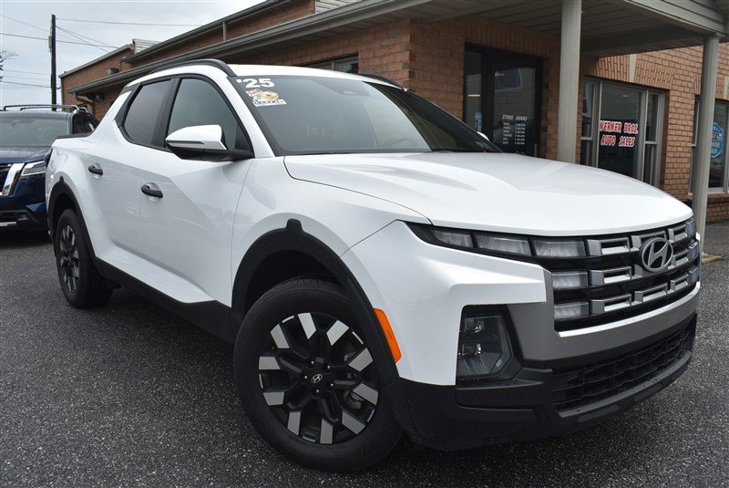 Used 2025 Hyundai Santa Cruz SEL AWD/4WD image 1