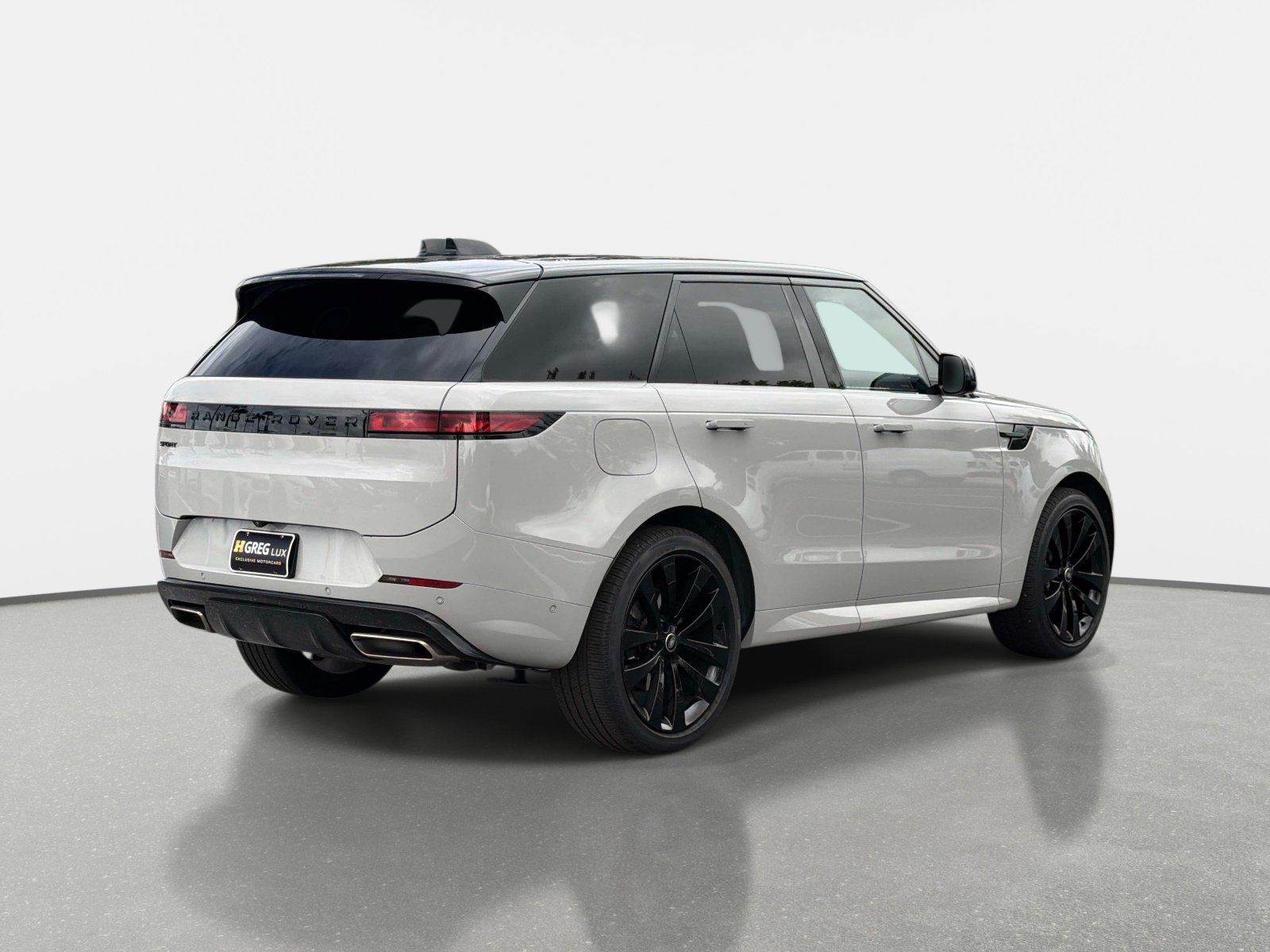 Used 2025 Land Rover Range Rover Sport Dynamic SE AWD/4WD image 3