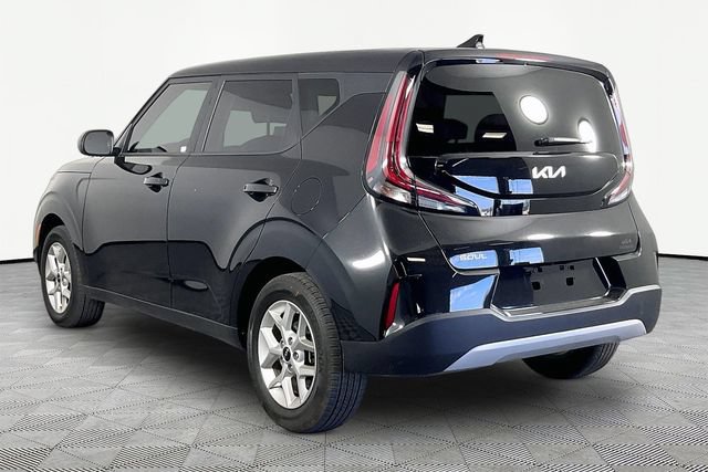 Used 2025 Kia Soul LX w/ LX Technology Package FWD image 2