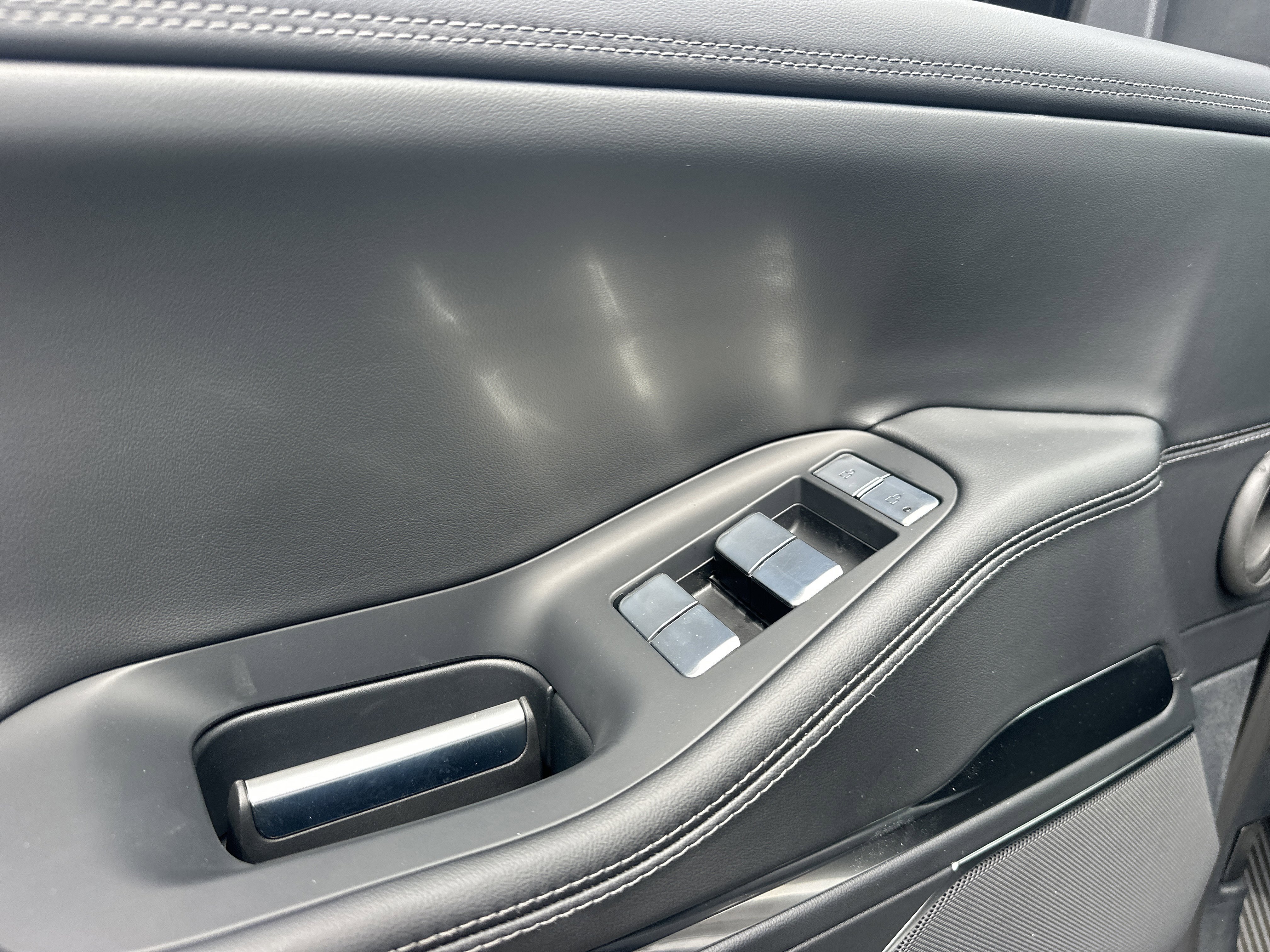 New 2026 Lincoln Navigator L Premier AWD/4WD image 16