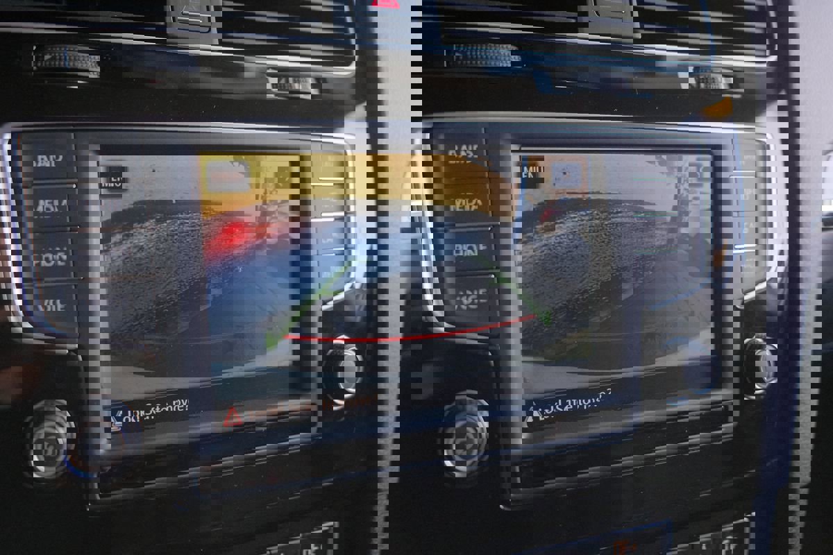 Used 2017 Volkswagen Golf SEL image 22