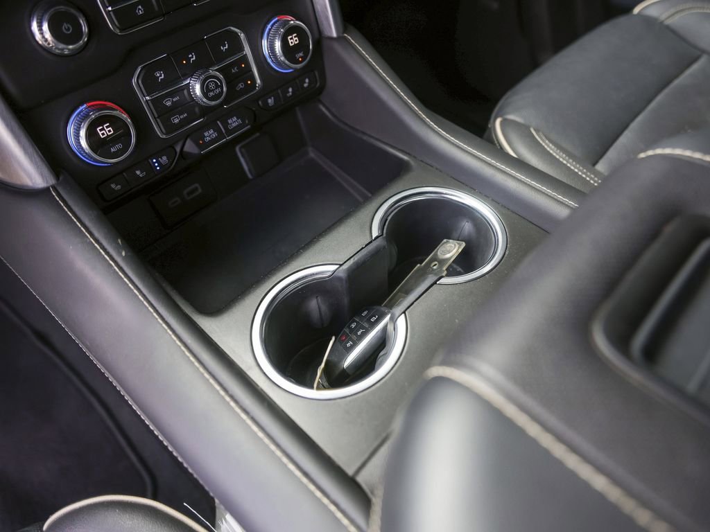 Used 2023 GMC Yukon SLT w/ SLT Luxury Package image 30