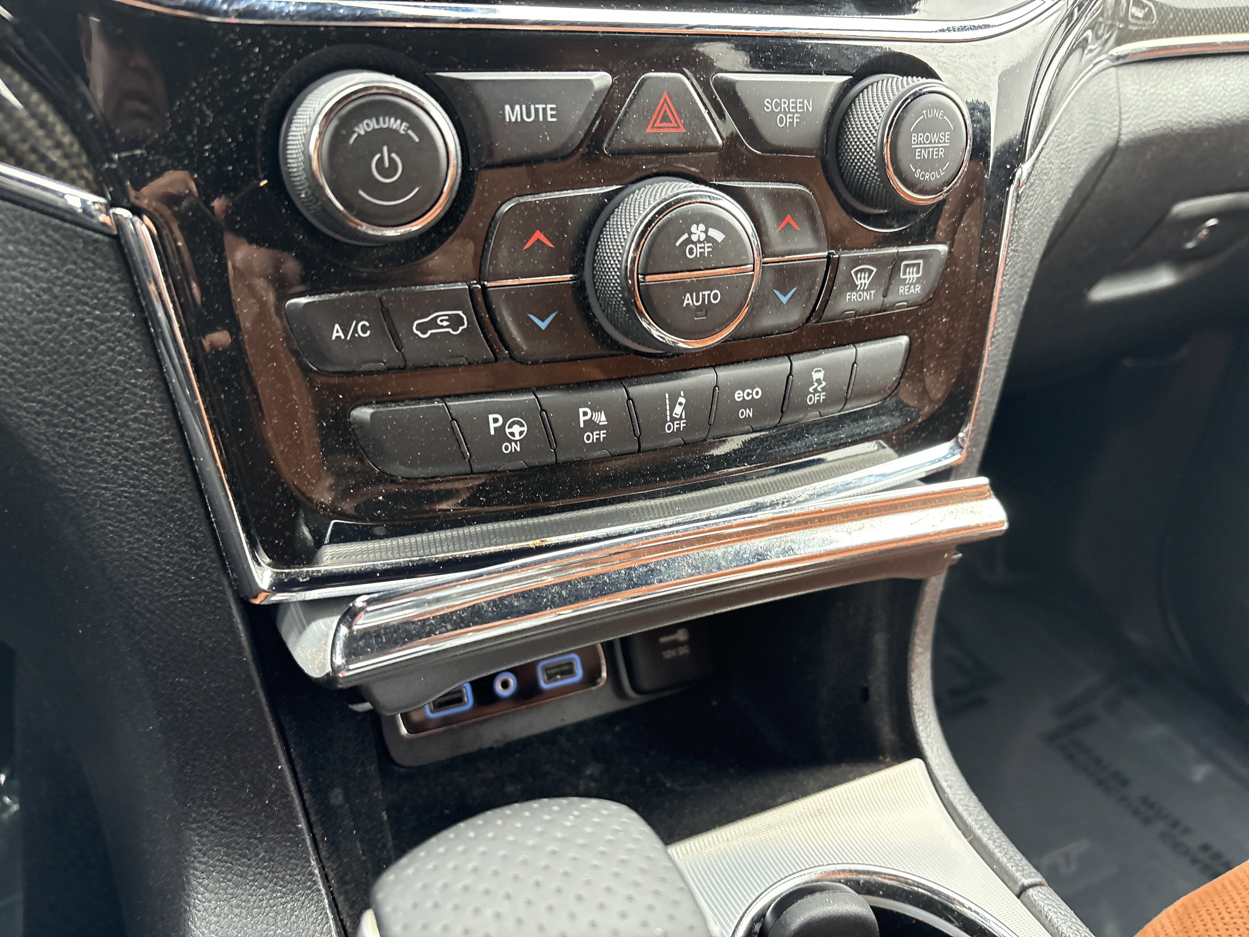 Used 2021 Jeep Grand Cherokee SRT AWD/4WD image 30