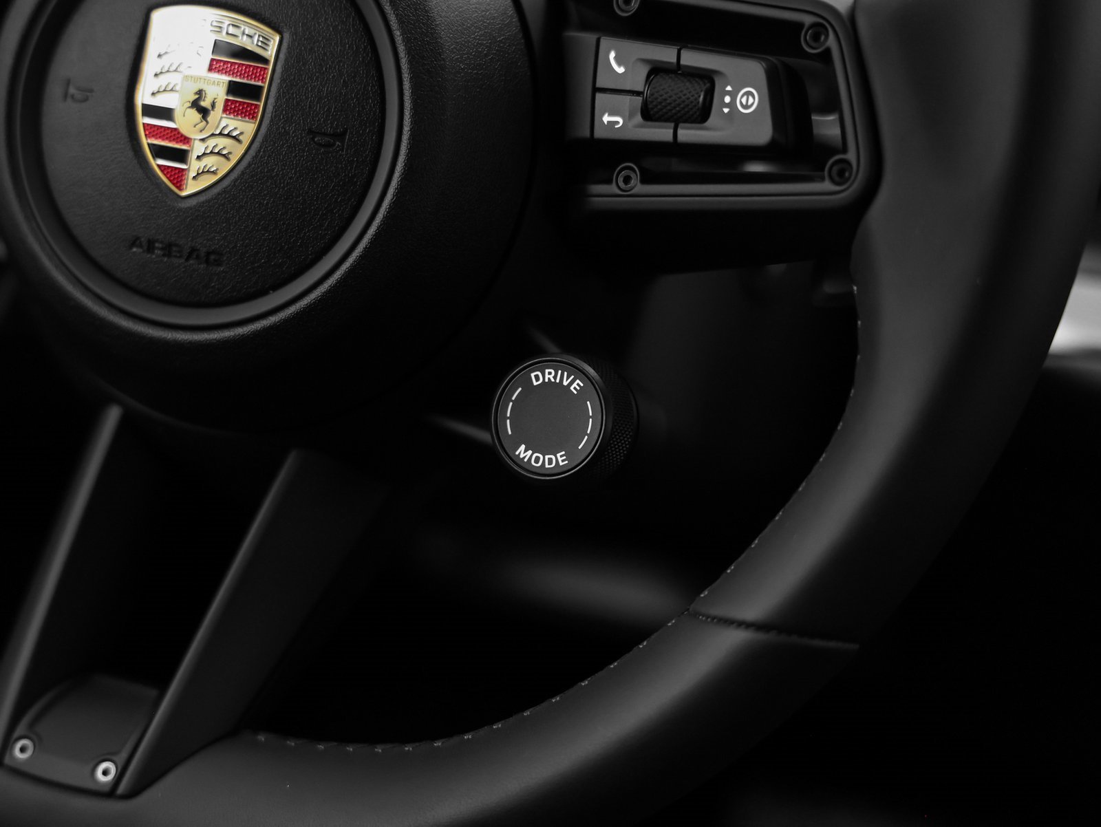 Certified 2025 Porsche Cayenne image 27