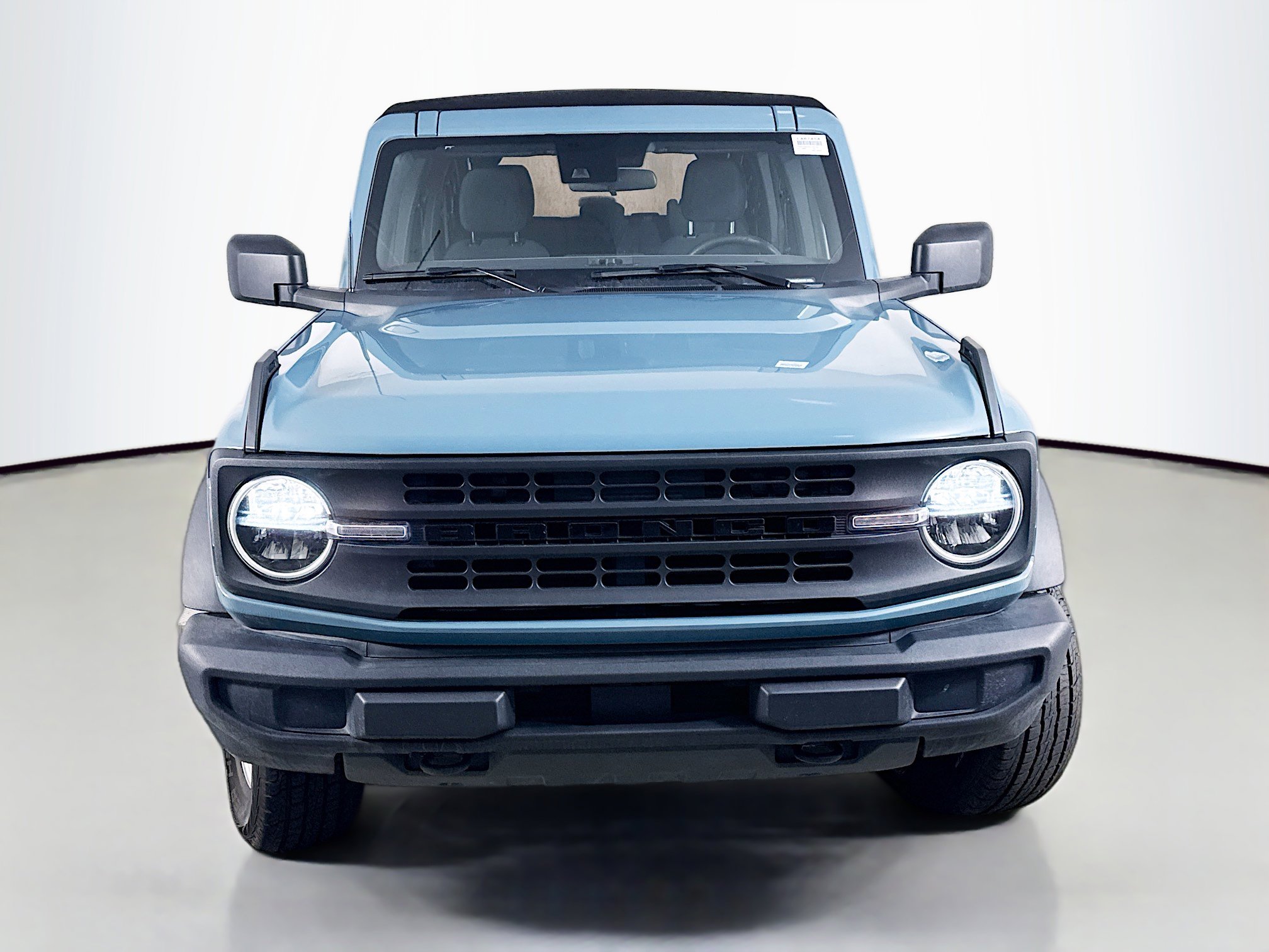 Used 2023 Ford Bronco 4-Door image 2