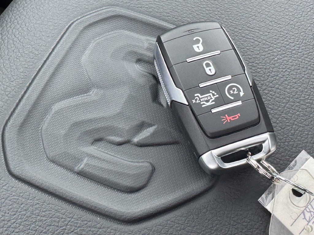 New 2027 RAM 1500 Laramie AWD/4WD image 32