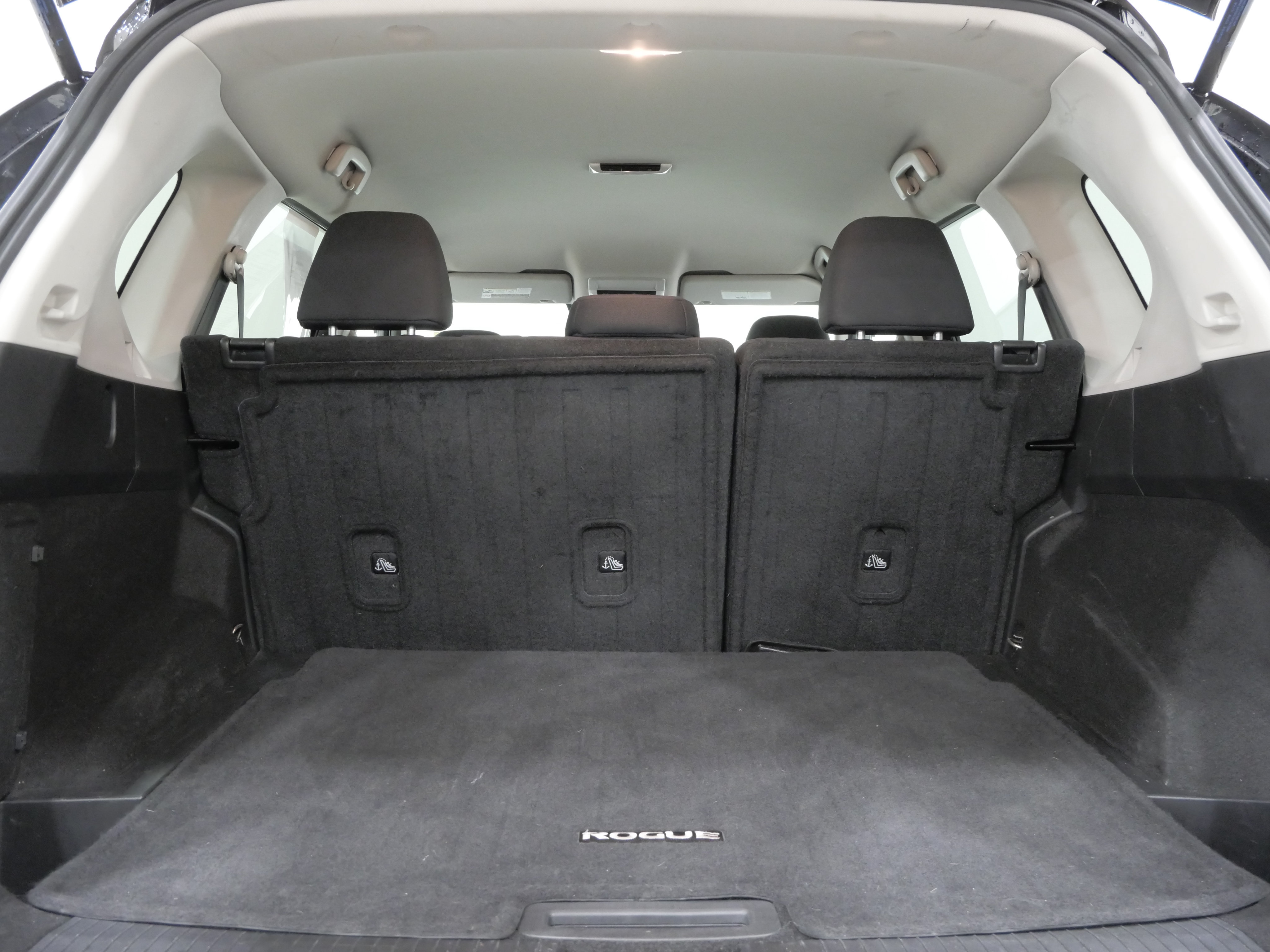 Used 2024 Nissan Rogue S AWD/4WD image 24