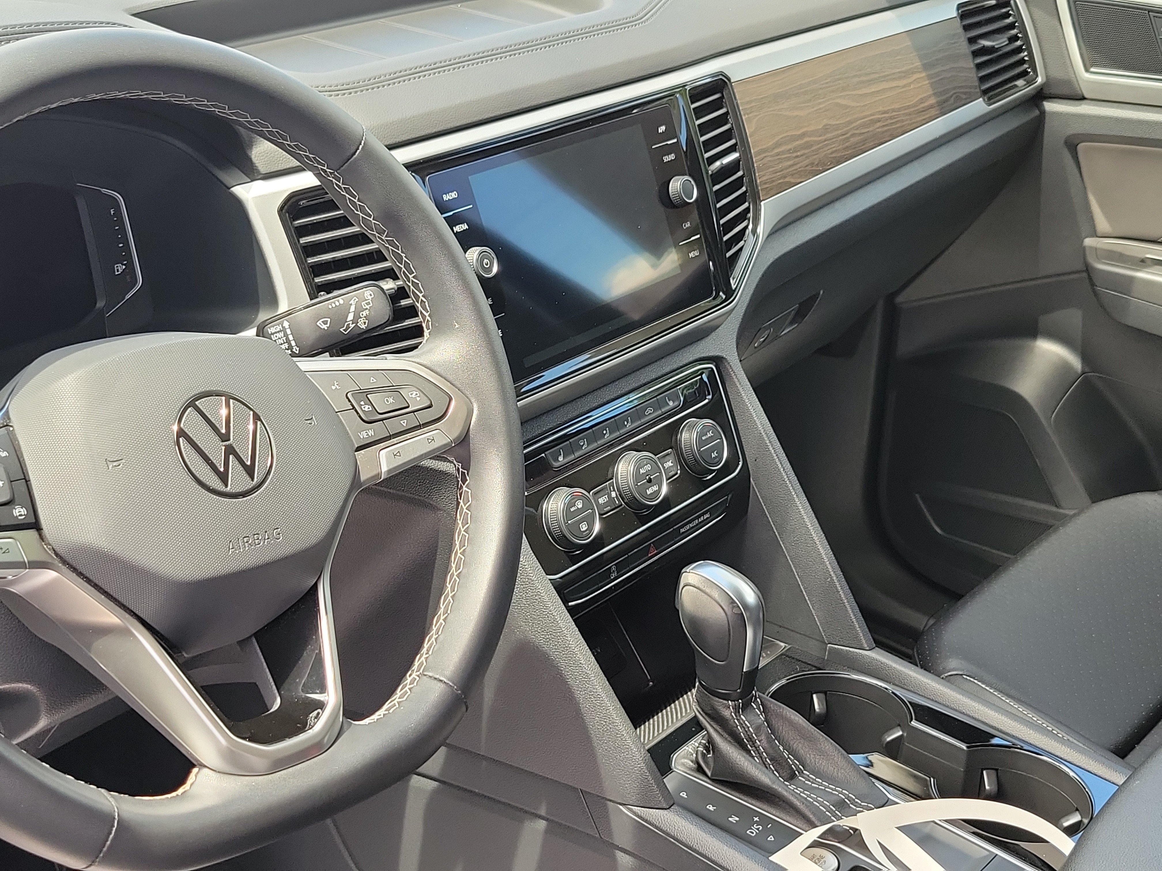Used 2022 Volkswagen Atlas SE FWD image 18