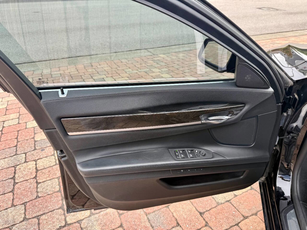 Used 2012 BMW 750Li image 25