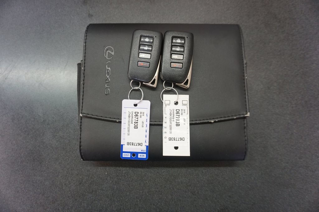 Used 2015 Lexus ES 350 w/ Premium Package FWD image 15