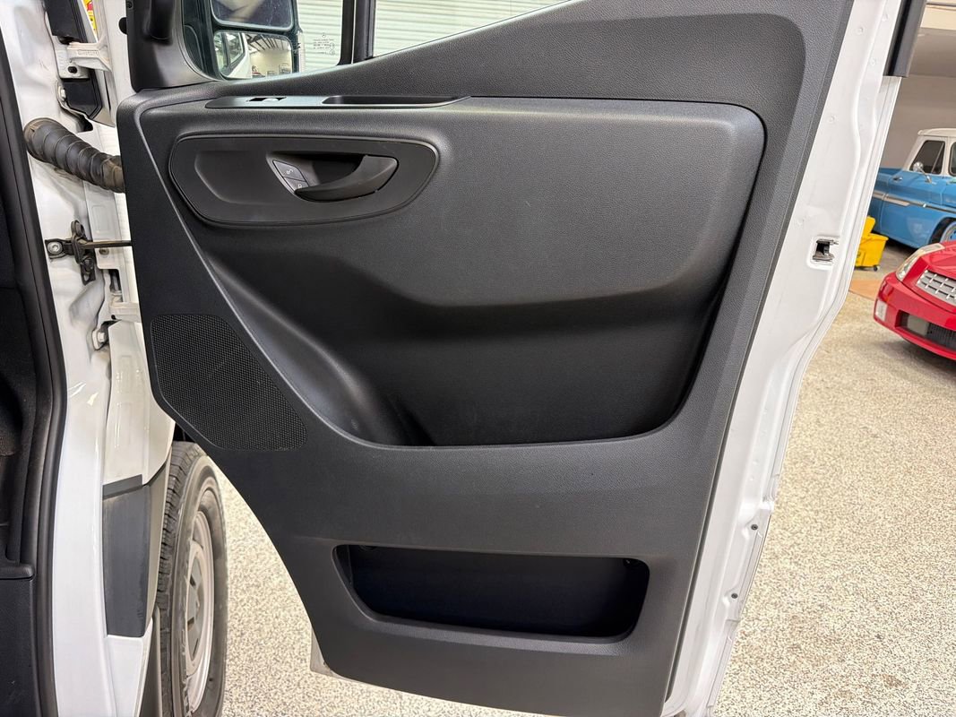 Used 2020 Mercedes-Benz Sprinter 2500 image 38