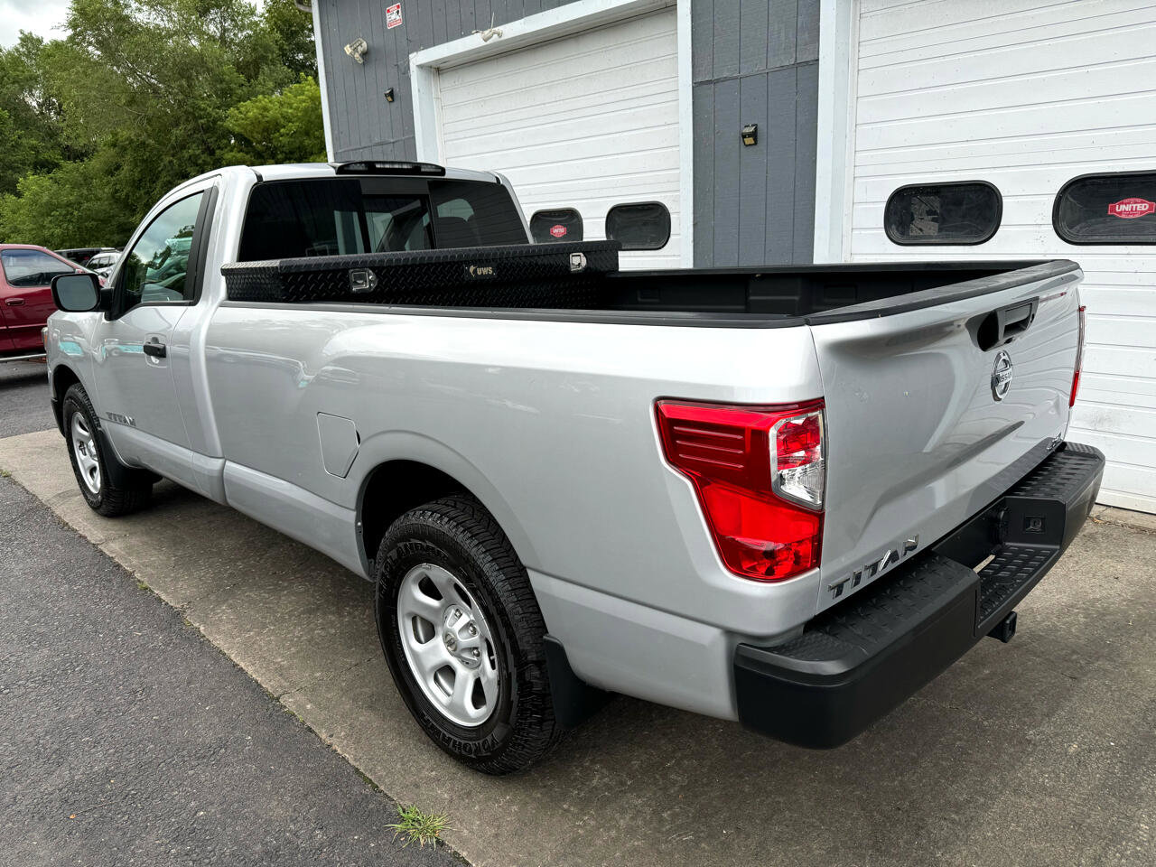 Used 2018 Nissan Titan S image 6
