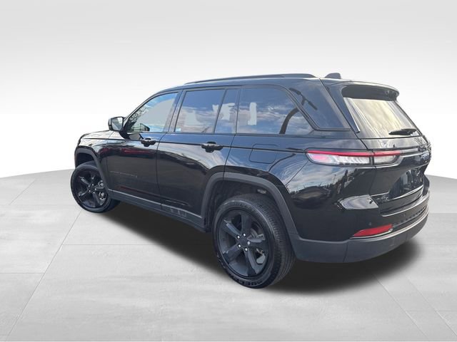 Used 2023 Jeep Grand Cherokee Altitude image 8