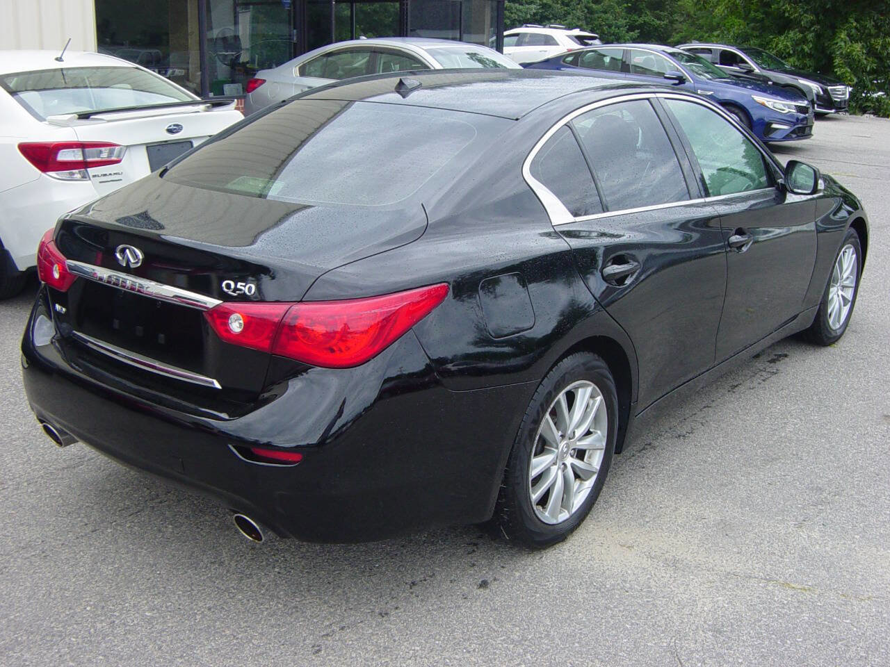 Used 2015 INFINITI Q50 2.0t w/ Moonroof Package AWD/4WD image 4