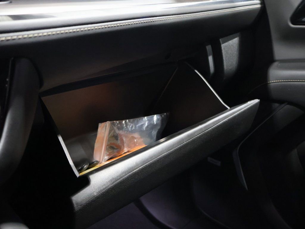 Used 2025 Chevrolet Suburban Premier image 31