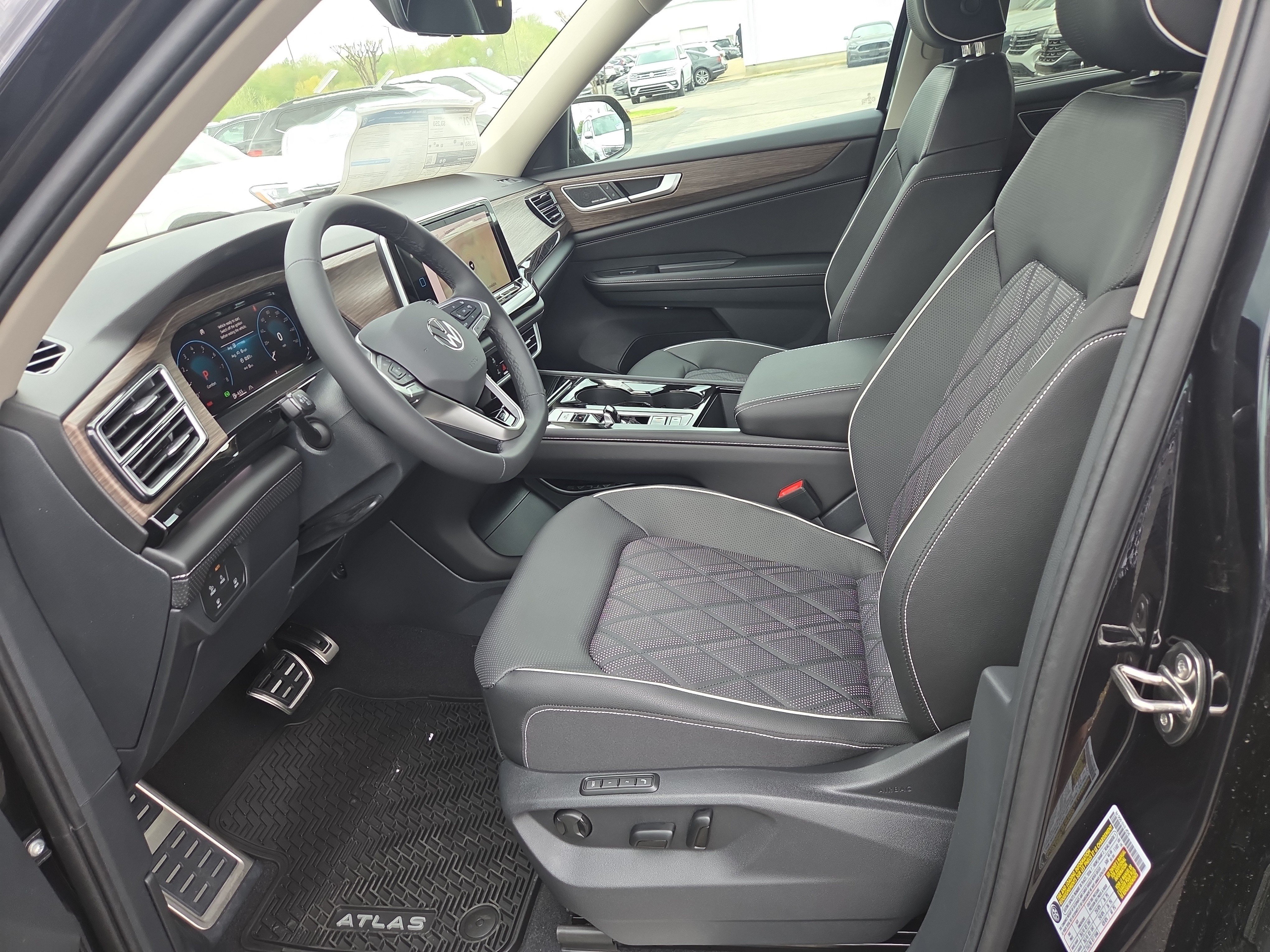 New 2026 Volkswagen Atlas SEL Premium R-Line AWD/4WD image 4