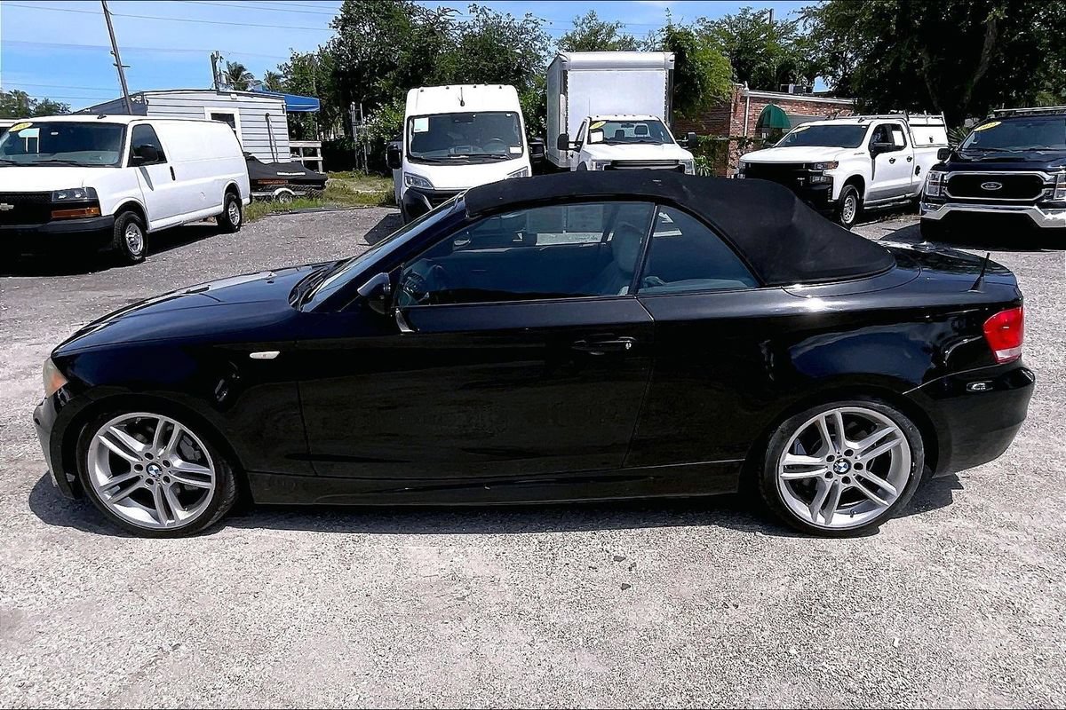 Used 2012 BMW 135i Convertible RWD image 24