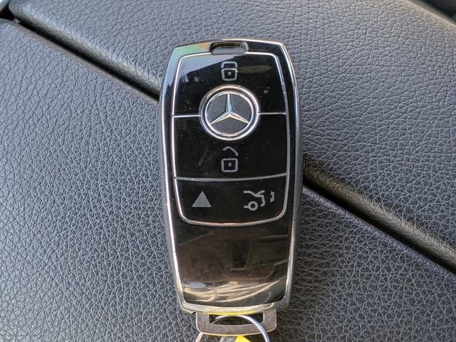Used 2020 Mercedes-Benz GLC 300 GLC 300 image 26