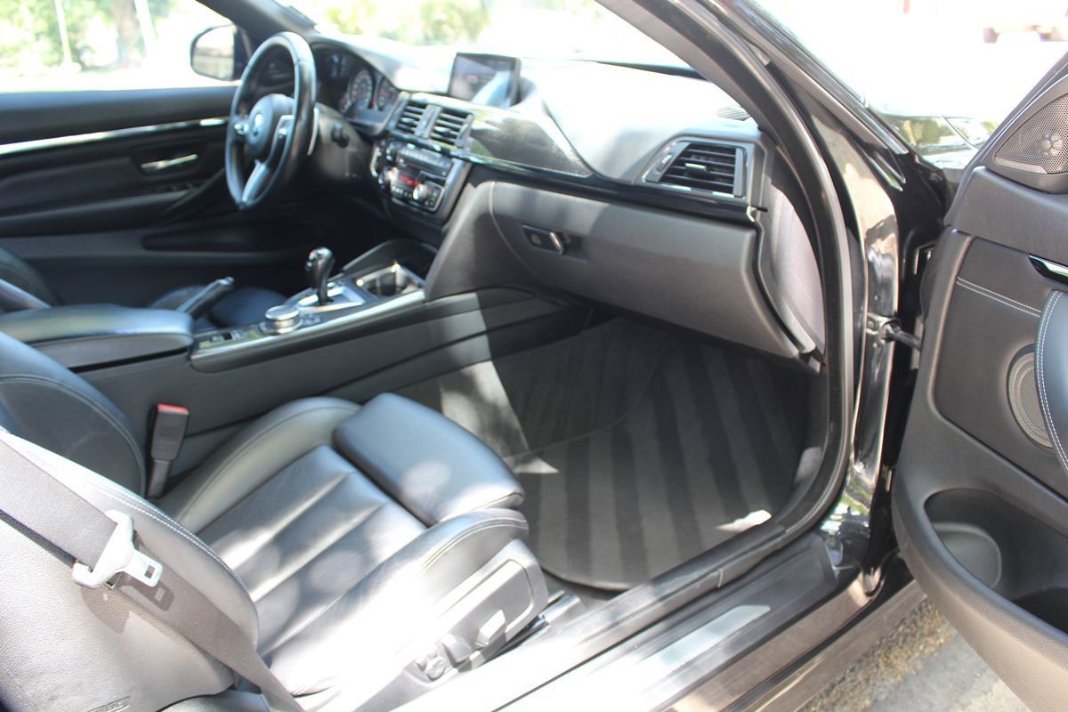 Used 2015 BMW M4 Convertible RWD image 15