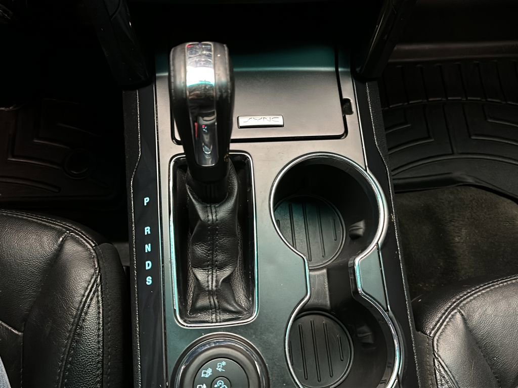 Used 2016 Ford Explorer XLT w/ Equipment Group 202A AWD/4WD image 30