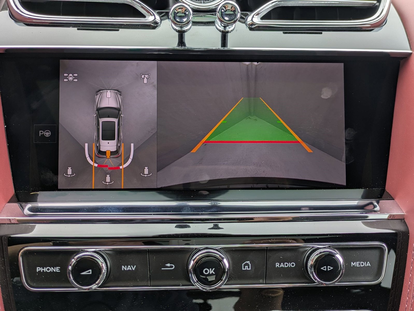 Certified 2025 Bentley Bentayga image 19