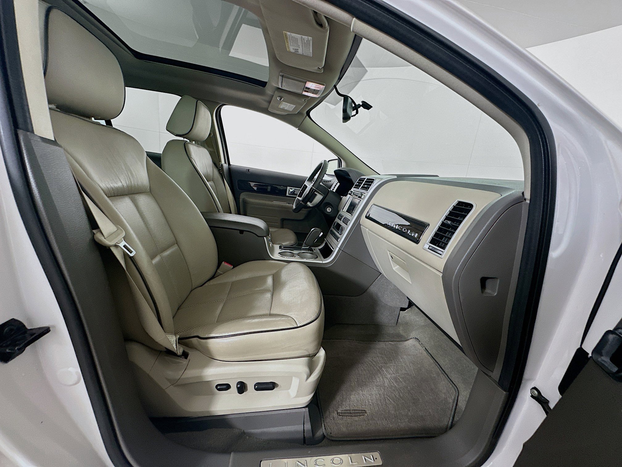 Used 2009 Lincoln MKX 2WD image 31