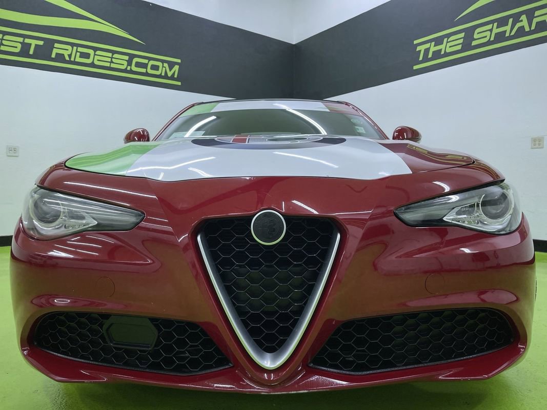 Used 2017 Alfa Romeo Giulia AWD image 3