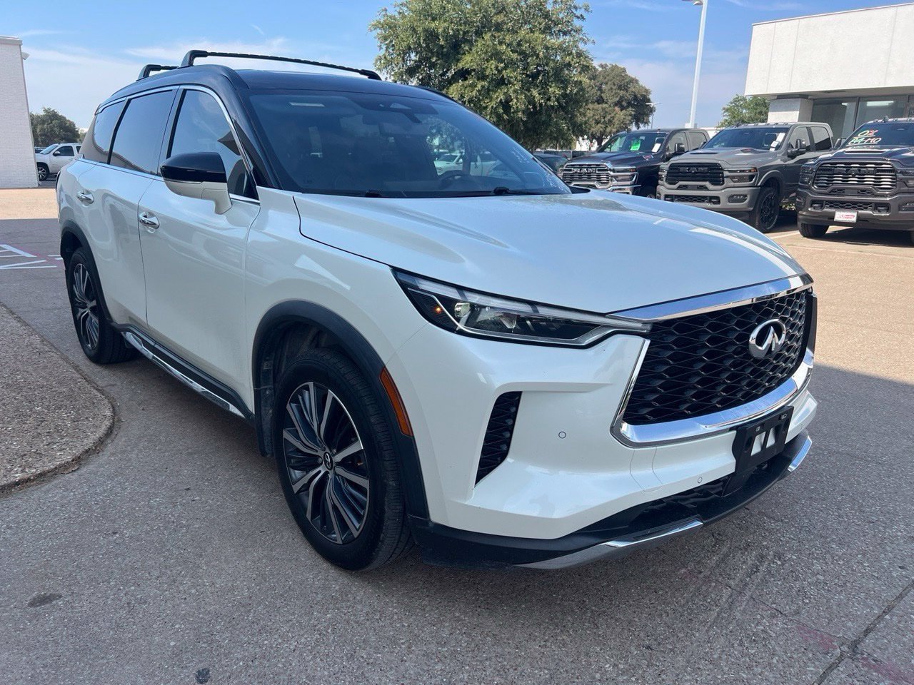 Used 2022 INFINITI QX60 Autograph w/ Cargo Package FWD image 3