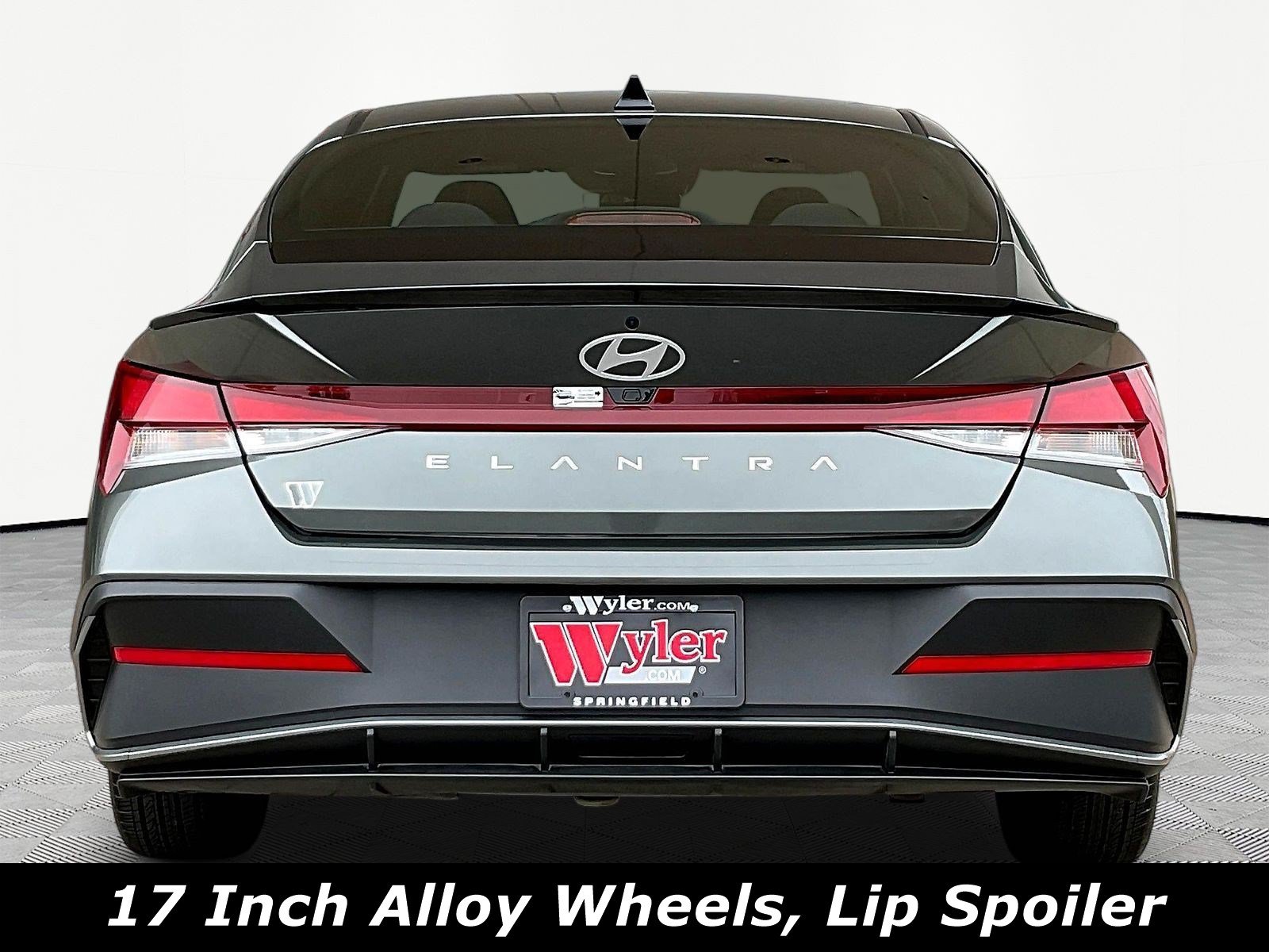 Used 2026 Hyundai Elantra Sport w/ Cargo Package FWD image 5