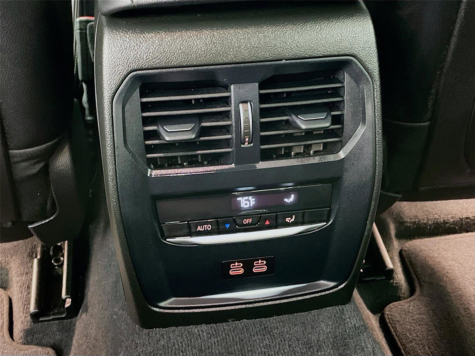 Used 2022 BMW 330i xDrive Sedan w/ Premium Package 2 image 29