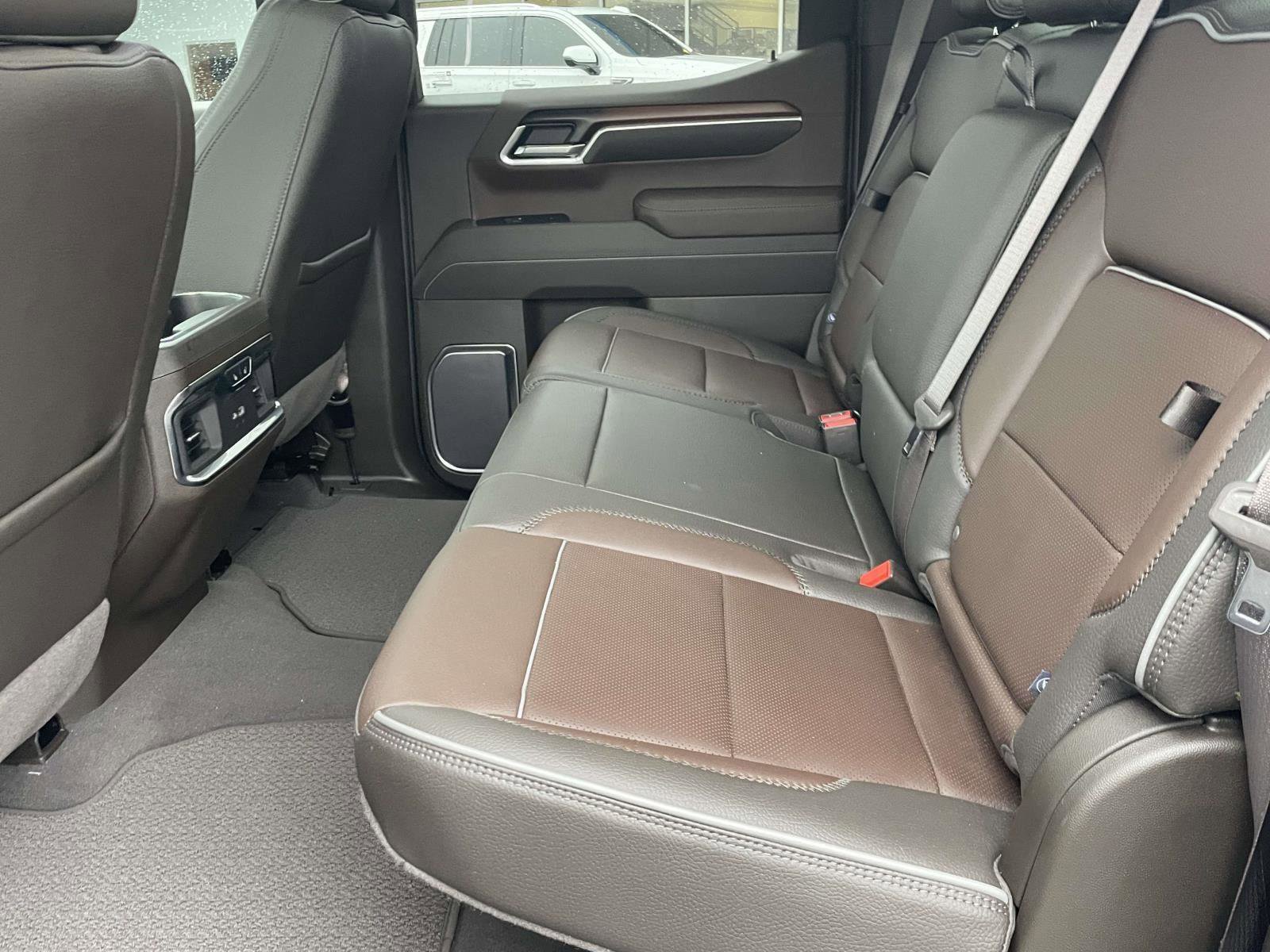 Used 2025 GMC Sierra 1500 Denali image 6