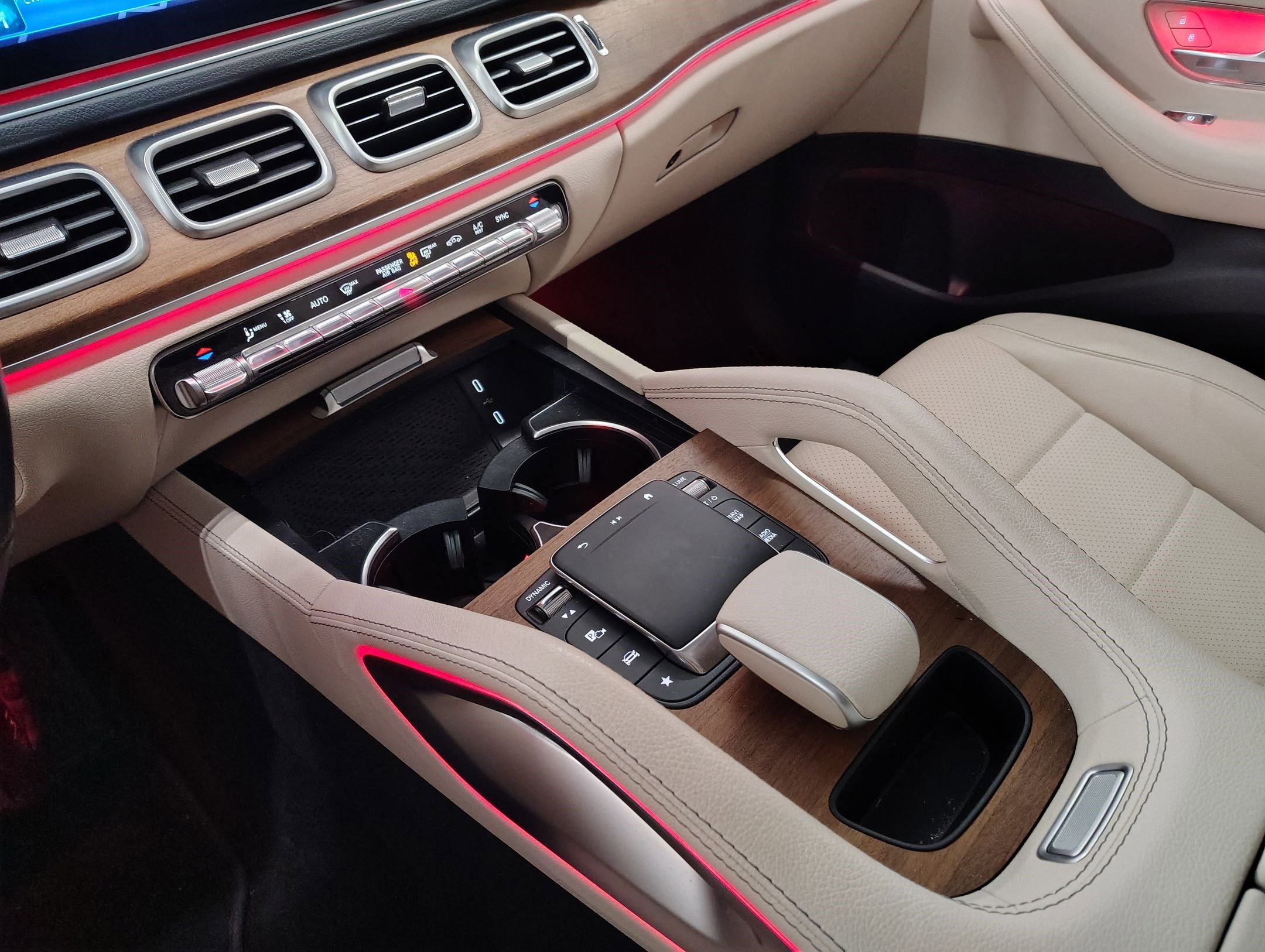 Used 2024 Mercedes-Benz GLE 450 4MATIC image 25