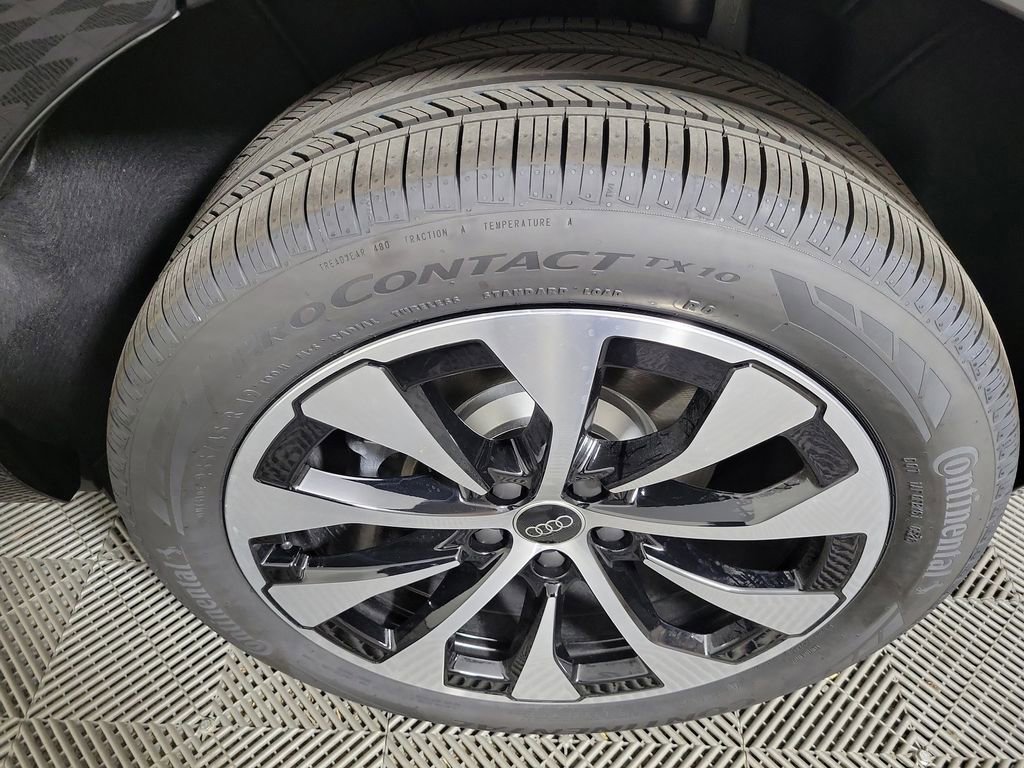 New 2026 Audi Q3 quattro 2.0T AWD/4WD image 11