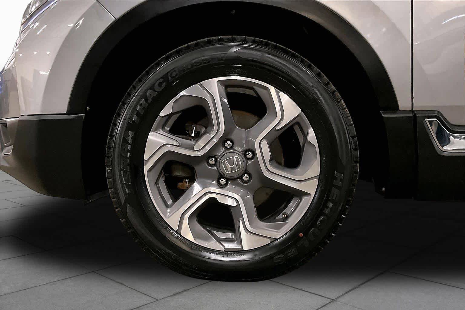 Used 2017 Honda CR-V Touring image 11