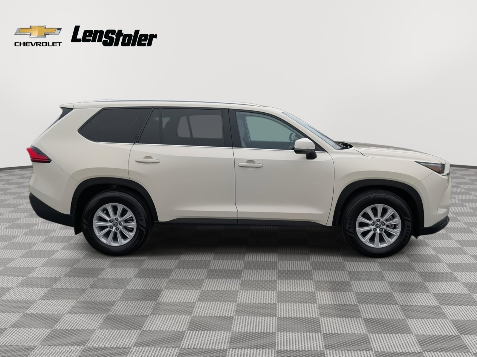 Used 2024 Toyota Grand Highlander XLE image 6