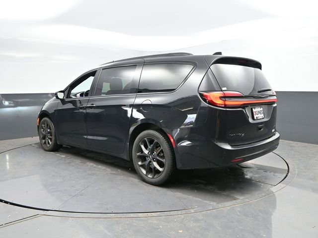 Used 2023 Chrysler Pacifica Touring-L w/ S Appearance Package AWD/4WD image 8