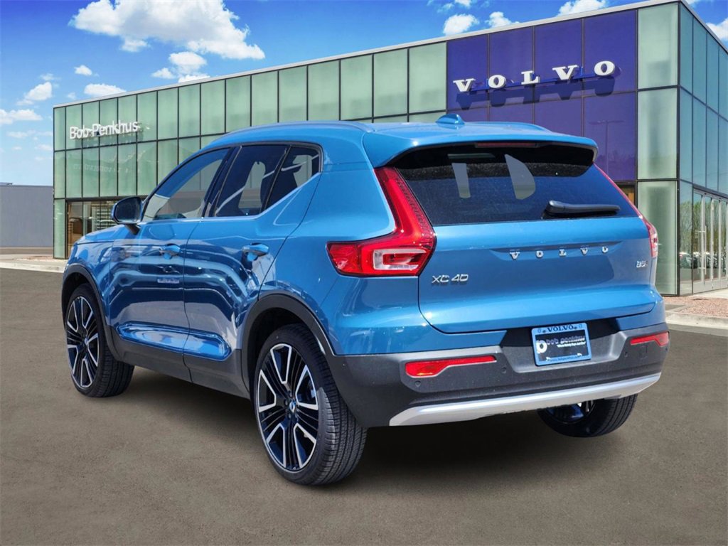 New 2025 Volvo XC40 B5 Ultra w/ Climate Package image 28