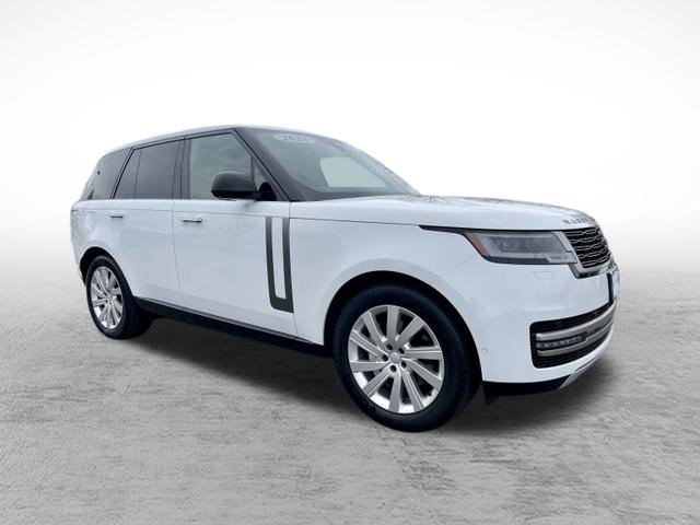 Certified 2024 Land Rover Range Rover SE image 3