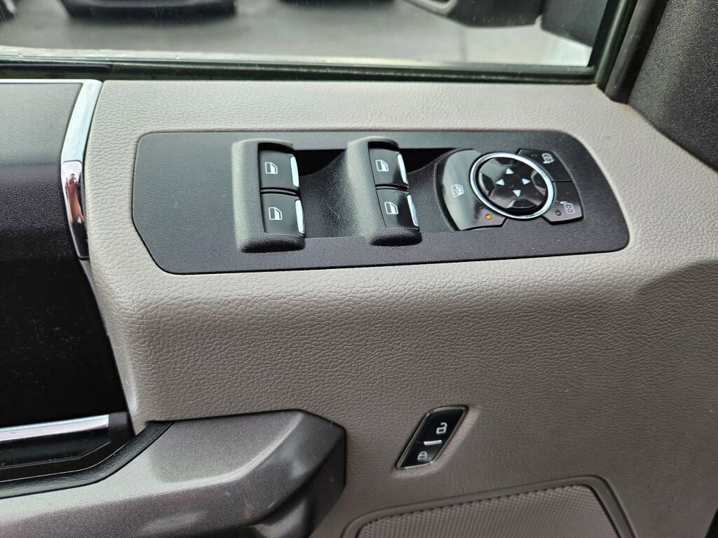 Used 2015 Ford F150 XLT image 14