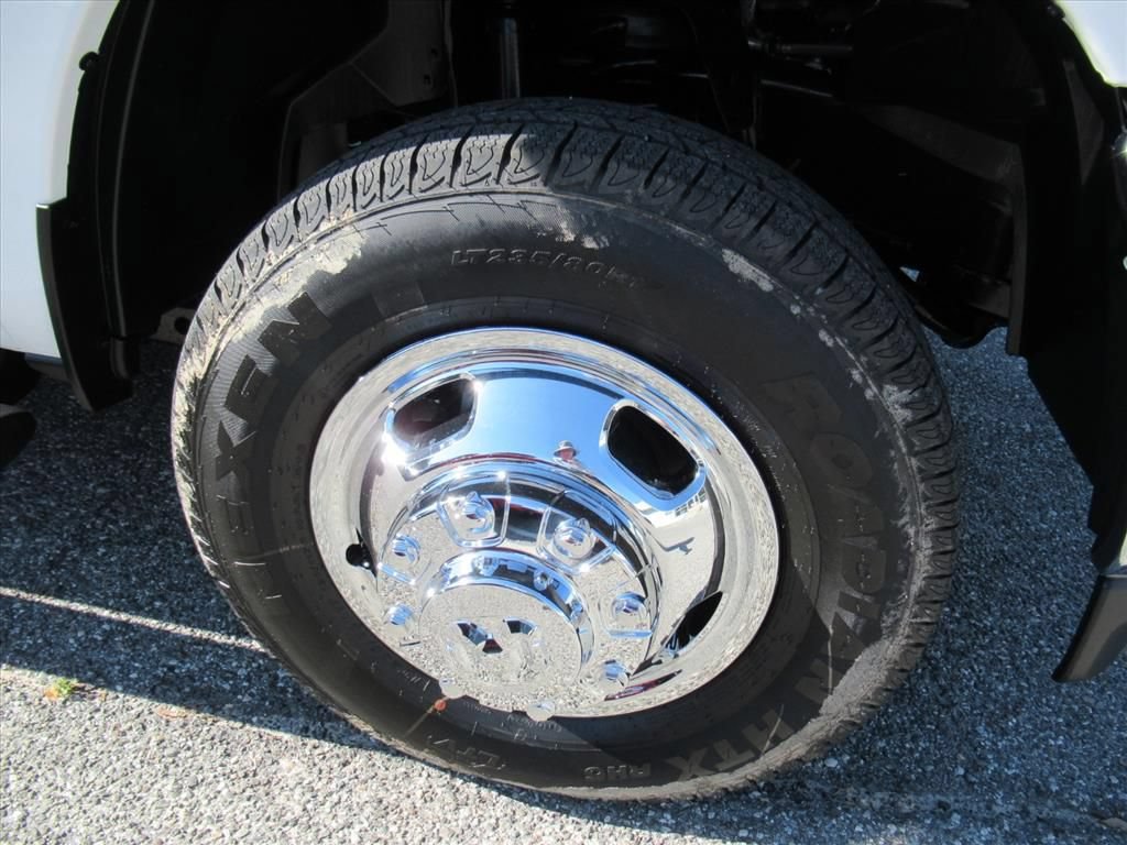 New 2026 RAM 3500 Tradesman AWD/4WD image 9
