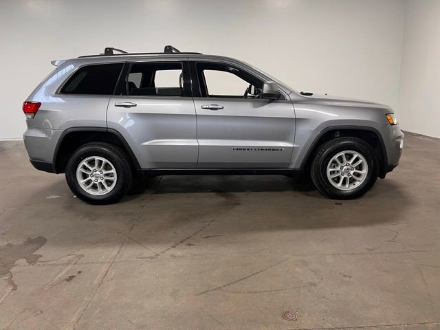 Used 2020 Jeep Grand Cherokee Laredo image 2